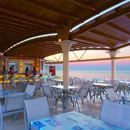 Eva Bay On The - Adults Only أذيليانوس كامبوس